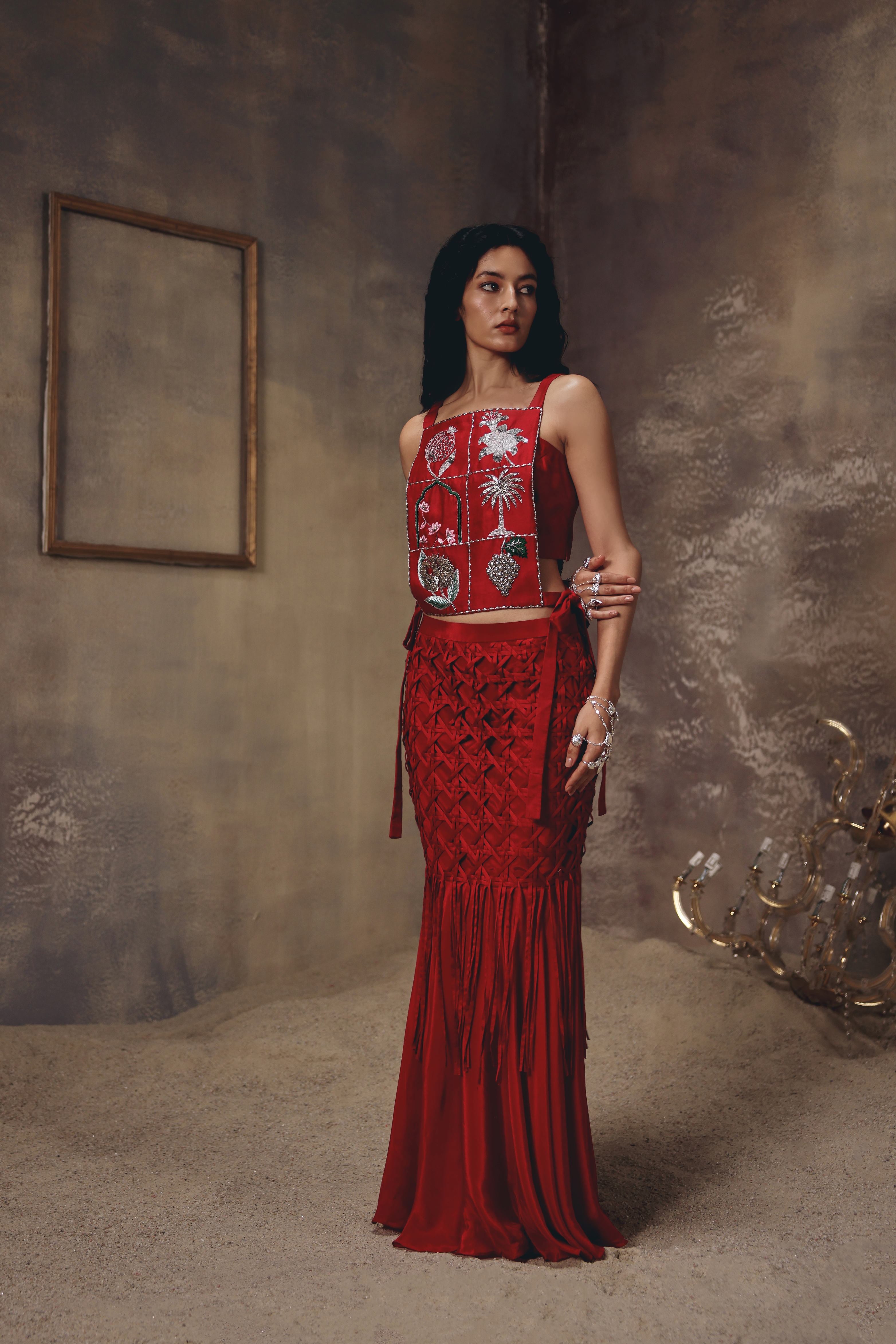 ROYAL GRID EMBROIDERED CAPE SET