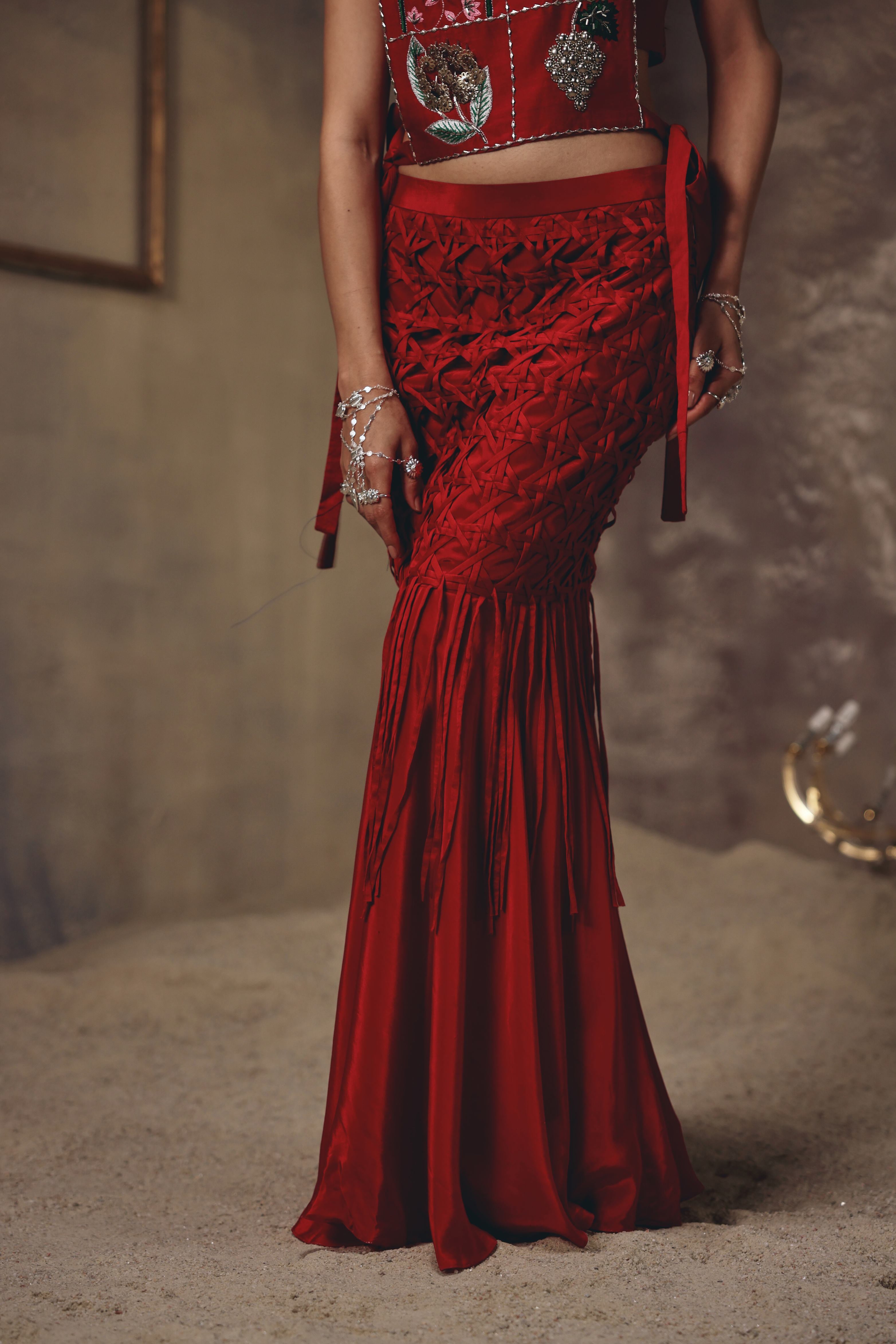 ROYAL GRID EMBROIDERED CAPE SET